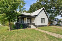 Building Photo - 403 E 6th St