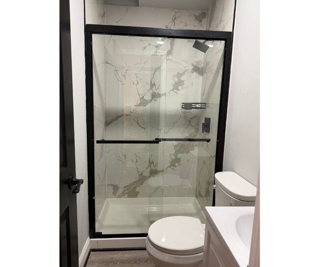 Building Photo - 615 N Rosedale-2C AVAILABLE $800 W/BATH 2C