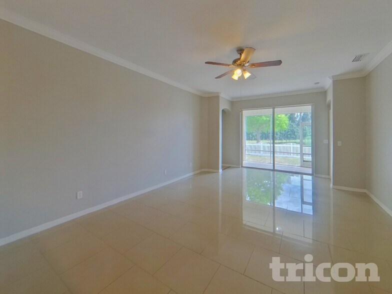 Building Photo - 1142 Barclay Wood Dr