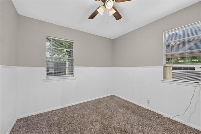Building Photo - 208 D St