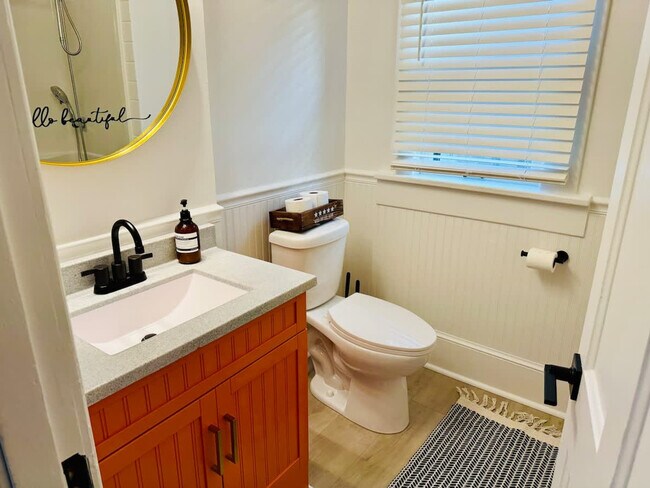 Building Photo - 309-311 West 4th Avenue-SI ID1265639P