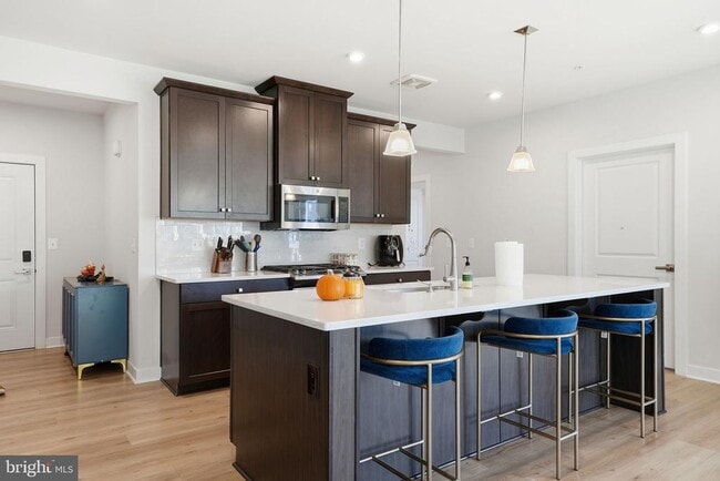 Building Photo - 46294 Mount Milstead Ter