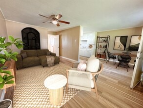 Building Photo - 105 Heatonville Dr