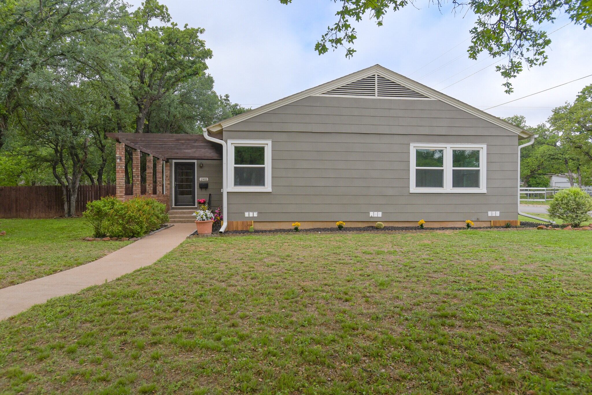 Front Exterior - 1901 11th St