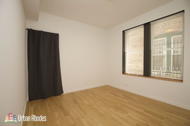 Building Photo - 908 N California Ave