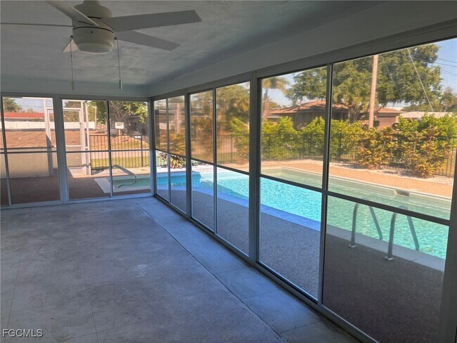 Building Photo - 5917 SW 1st Ct