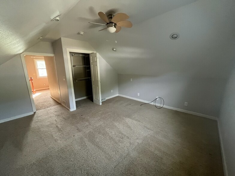 Building Photo - 2733 Elm St