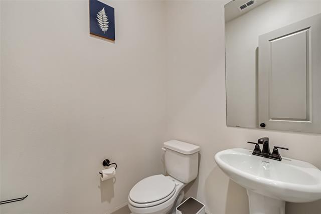 Building Photo - 13001 Cabana Dr