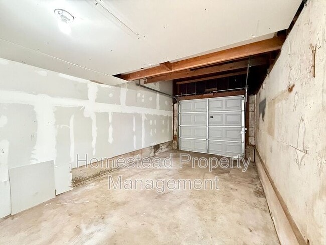 Building Photo - 4200 Altadena Ave