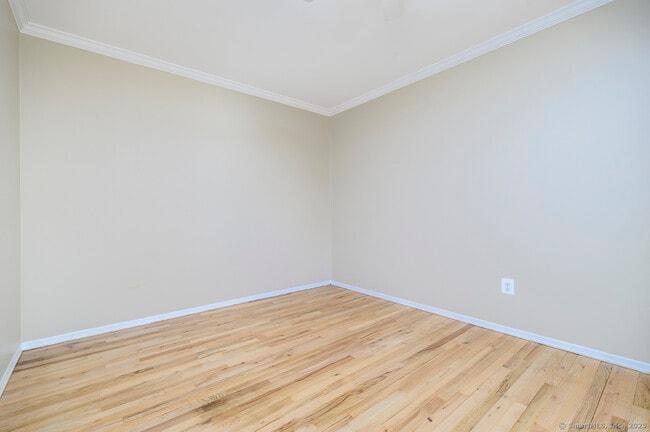 Building Photo - 398 Courtland Ave