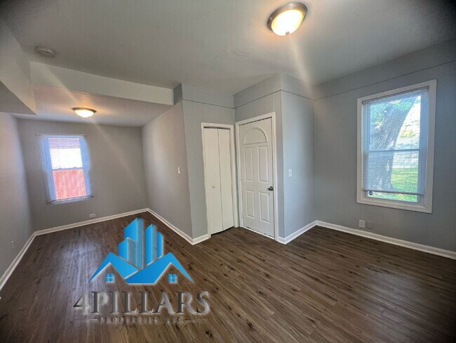 Building Photo - 155 142nd St