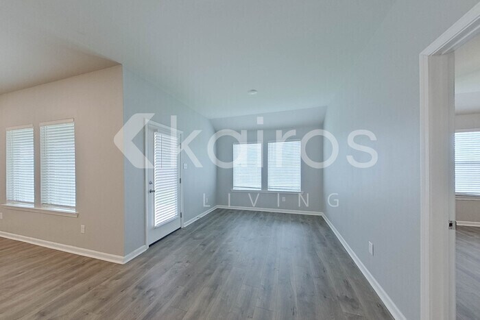 Building Photo - 410 Mango Dr