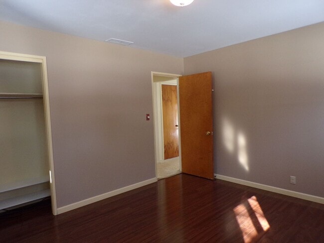 Building Photo - Light-Filled Home in Ideal Traverse City Neighborhood