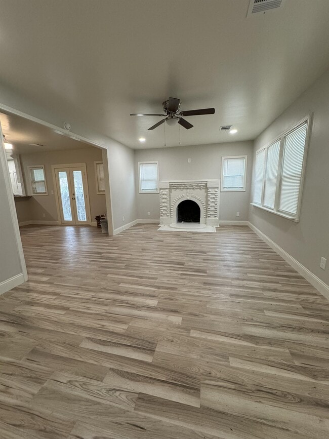 Building Photo - 2030 S Hayden St