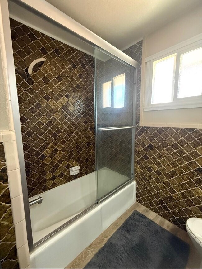 Building Photo - 1237 E Riviera Dr