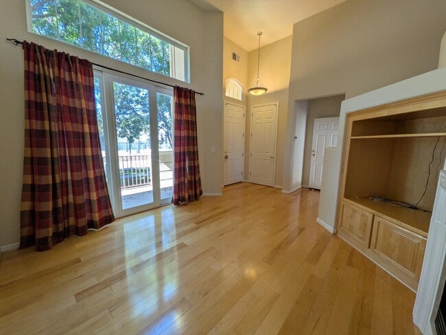 Building Photo - 4086 Crandall Cir