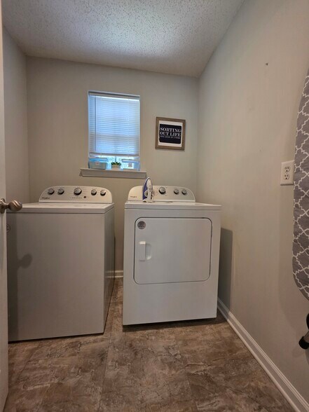 Laundry Room - 3664 Augusta Springs Dr