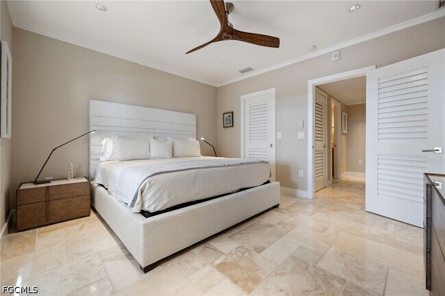 Building Photo - 265 Barefoot Beach Blvd