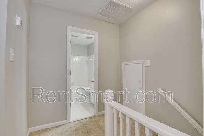 Building Photo - 493 Fairfield Way