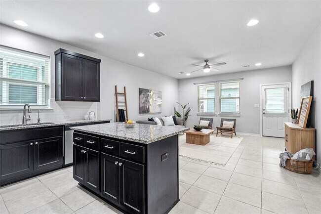 Building Photo - 1808 Pecan Island Dr