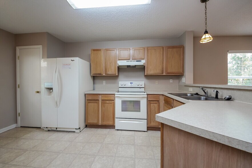 Building Photo - 9732 Chirping Way