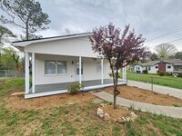 Building Photo - West Asheville Bungalow