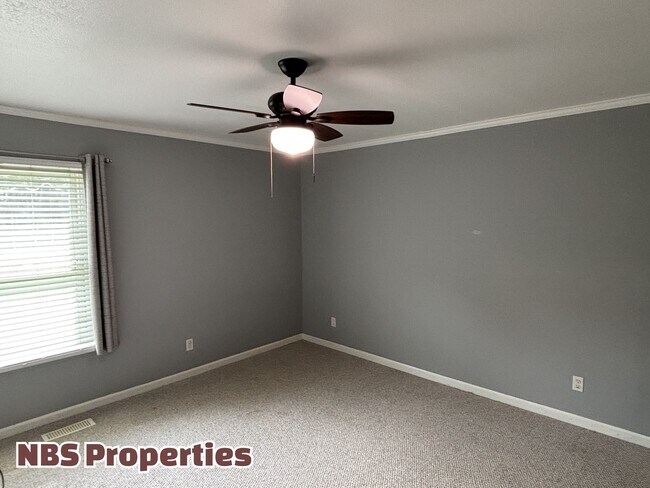 Building Photo - 7404 Foxglove Ln