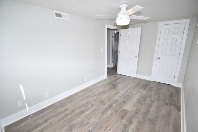 Building Photo - 1621 Golf Club Ln