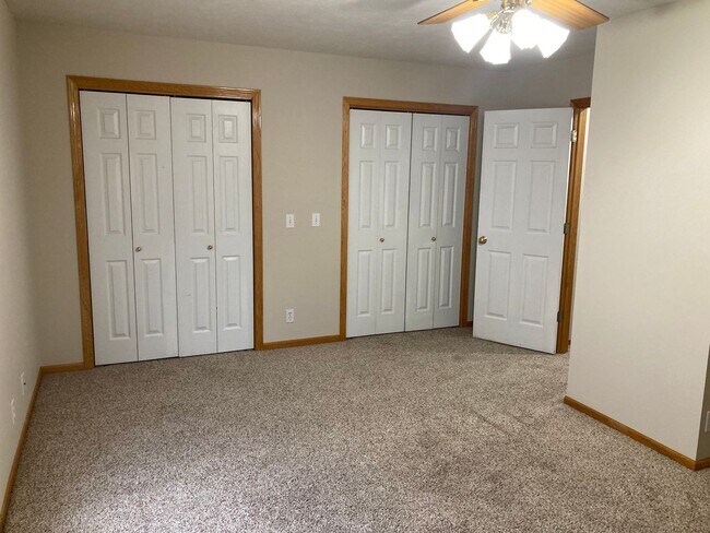 Building Photo - 3200 S 79th 4bed/3bath