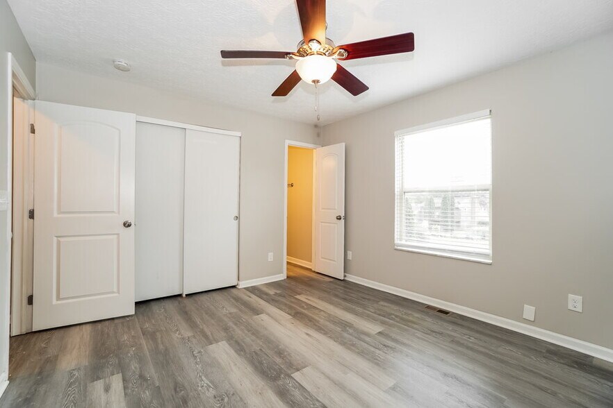 Building Photo - 5945 Whitehaven Dr