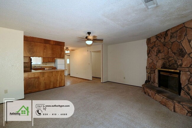 Building Photo - 160 Woodcliff Dr