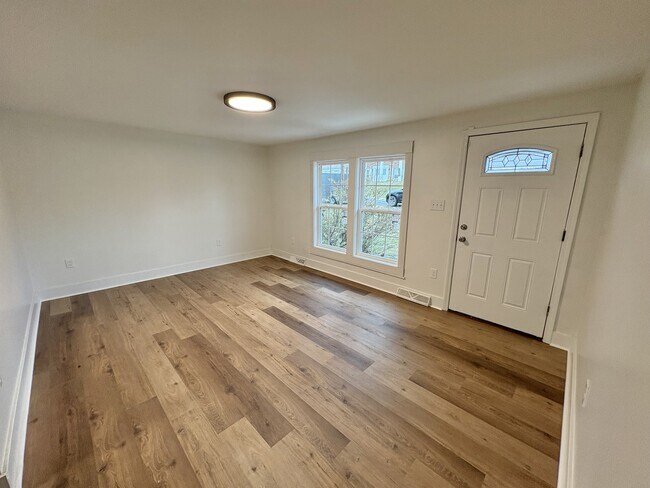 Building Photo - 125 Edgewood Cir