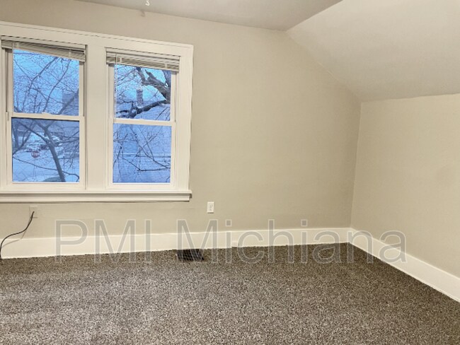 Building Photo - 312 Harrison St