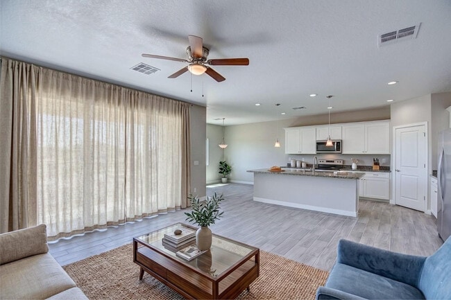 Building Photo - 10261 W Concordia Dr