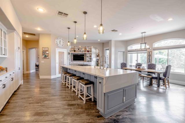 Building Photo - 15263 Presilla Dr