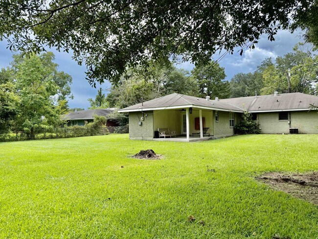 Building Photo - 9384 S Riveroaks Dr