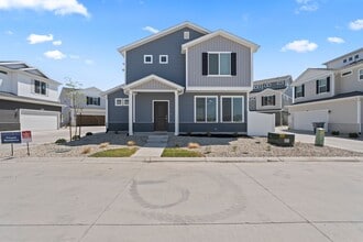 Building Photo - NEW Saratoga Springs Home