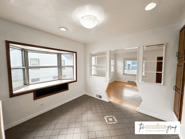 Building Photo - Charming 2BD/2BA Home with a Full Basement!