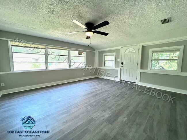 Building Photo - Adorable 3 bedroom / 1 bathroom home now a...