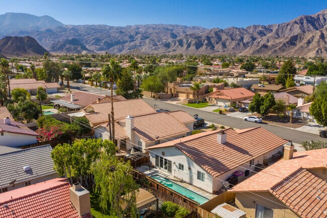 Building Photo - 53390 Avenida Navarro