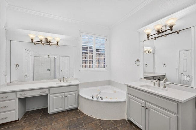 Building Photo - 3731 Charter Dr
