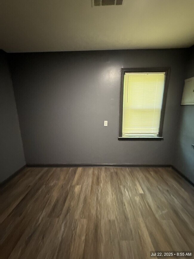 Building Photo - Fully Renovated 4BR Home in Highland Heights – Section 8 Welcome!