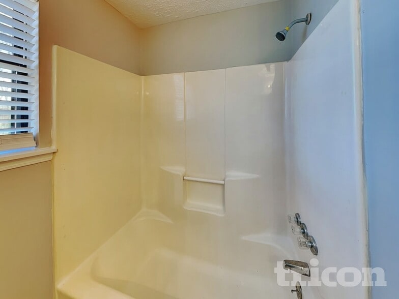 Building Photo - 5577 Mountain Park Way