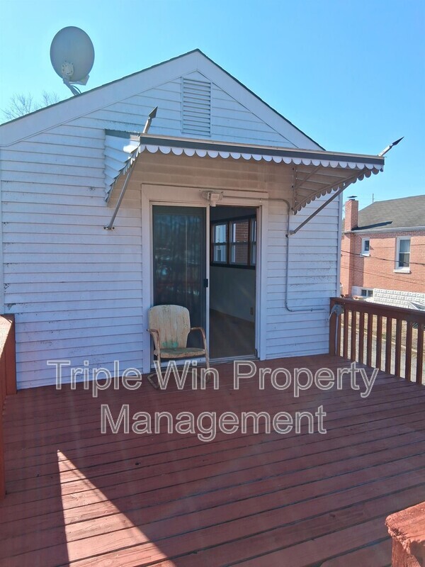 Building Photo - 313 Carthage Ave