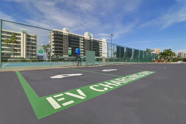 Building Photo - 7897 Sailboat Key Blvd S