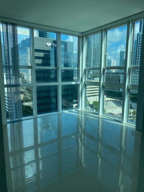 Building Photo - 950 Brickell Bay Dr