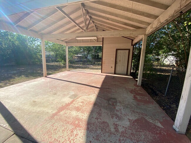 Building Photo - SEPTEMBER  HALF OFF First Month Rent