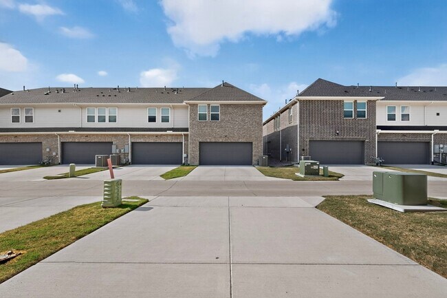 Building Photo - 1032 Bristleleaf Wy