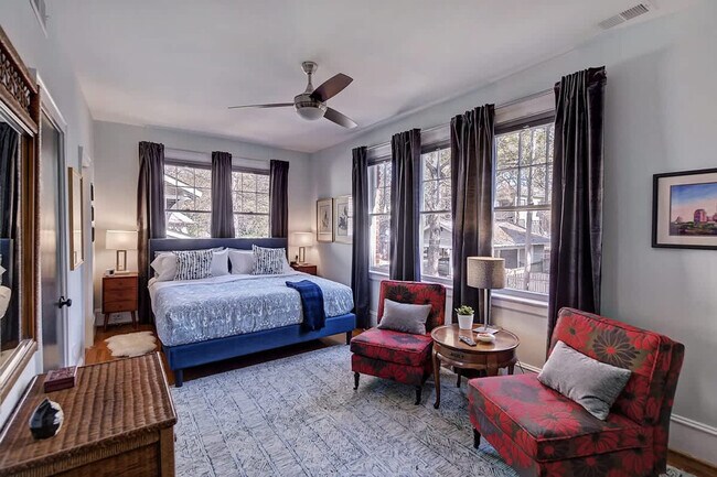 Building Photo - 518 Lamar Ave