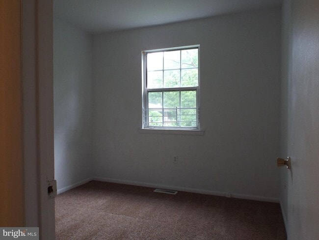 Building Photo - 5501 Rollins Ln